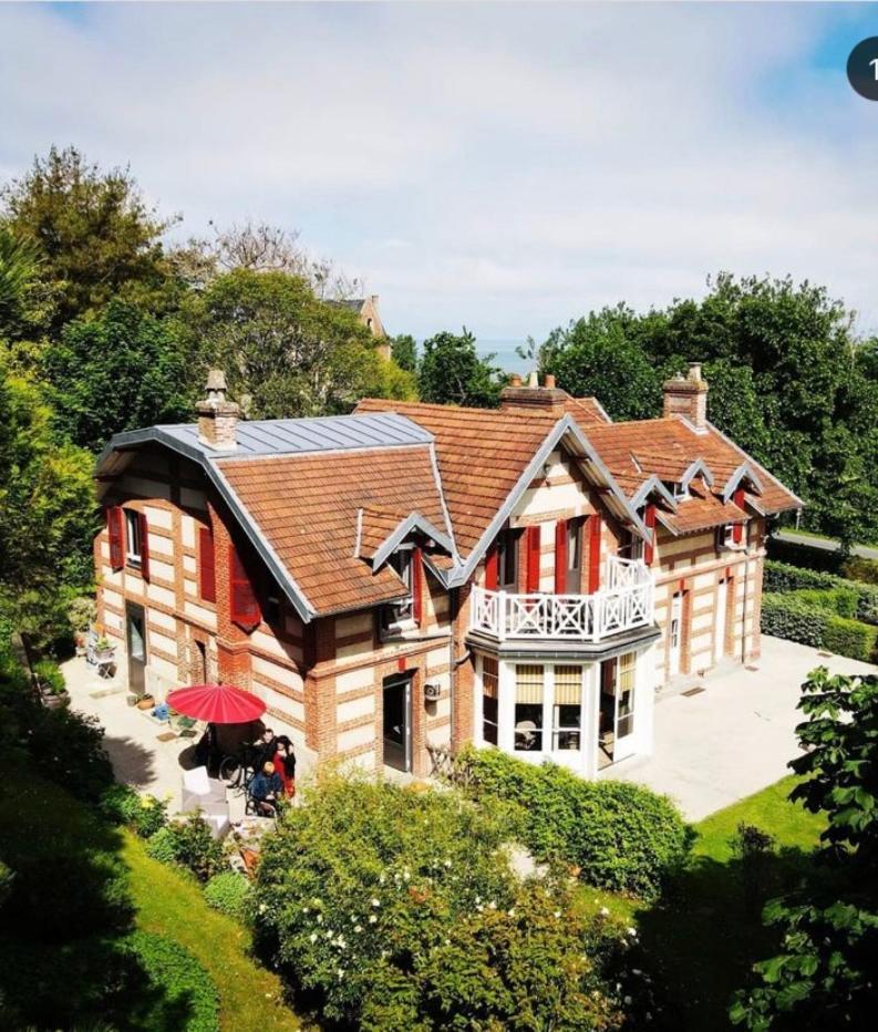 La Villa Des Rosiers Cricqueboeuf Exterior photo