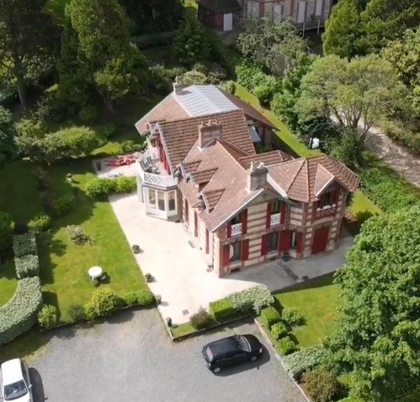 La Villa Des Rosiers Cricqueboeuf Exterior photo